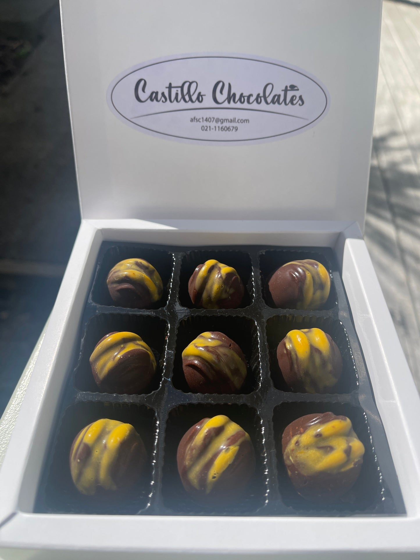 54% cacao Belgian Dark Chocolate Bonbon with Amaretto Liqueur Ganache 9 pack