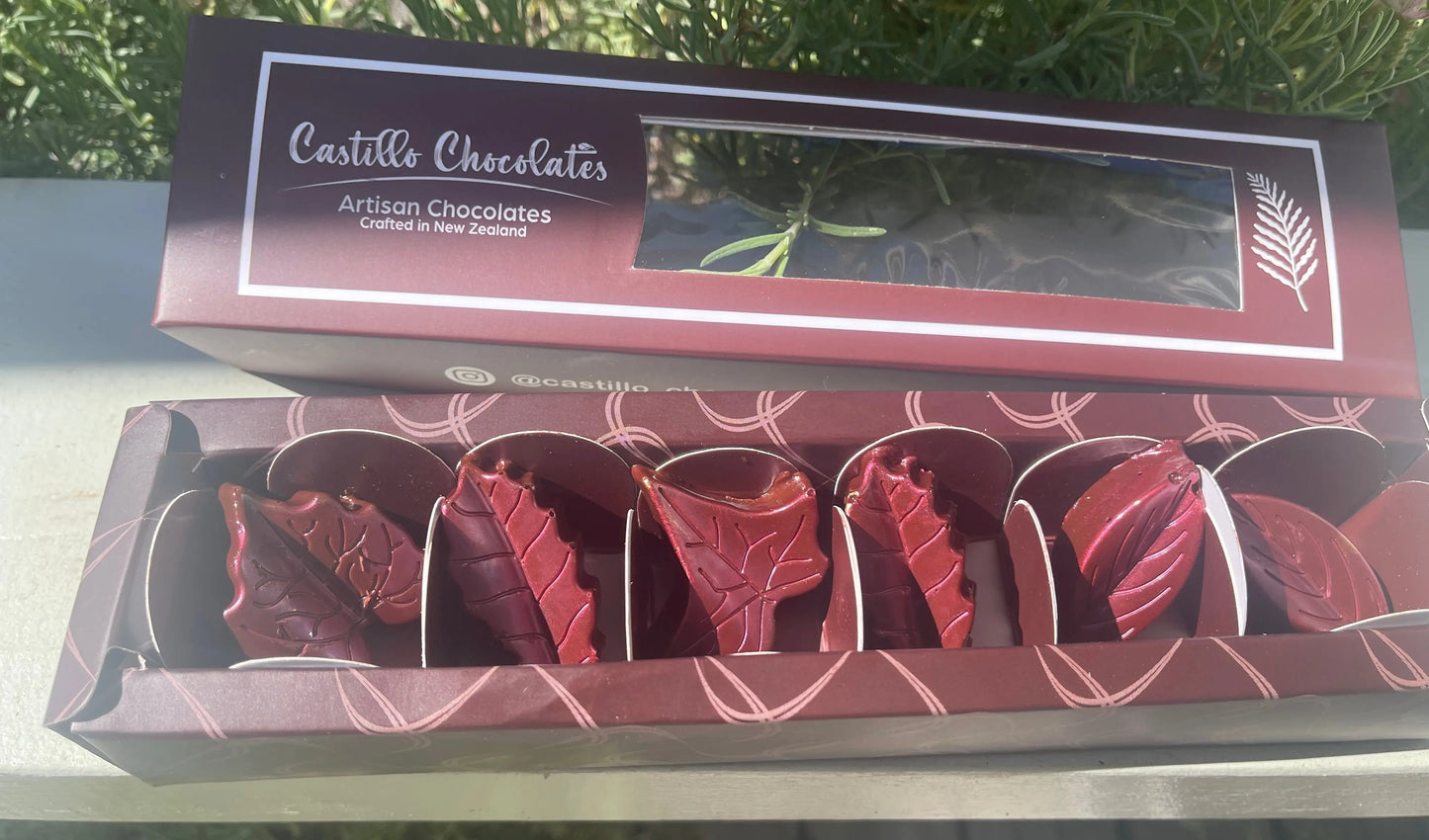 70% Cacao  Belgian Dark chocolate Design Chocolate Leaves